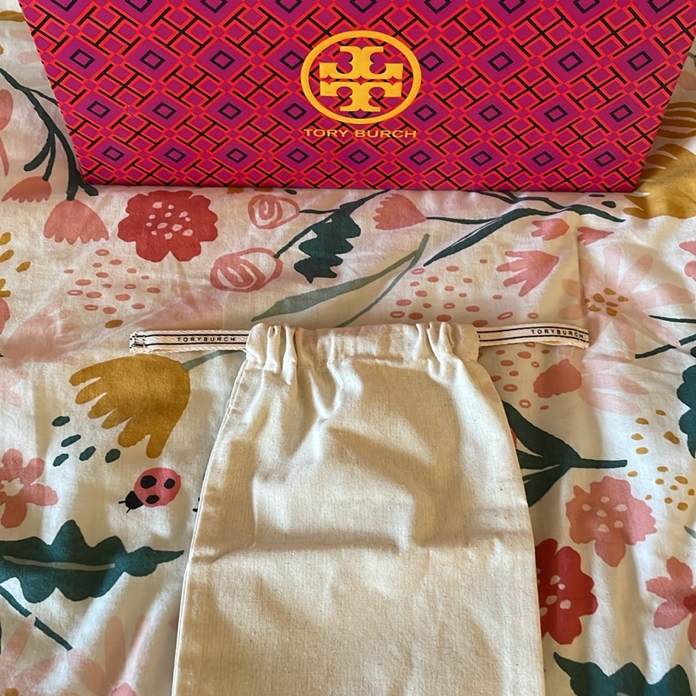 Tory Burch Dustbag Set - Picture 2 of 5